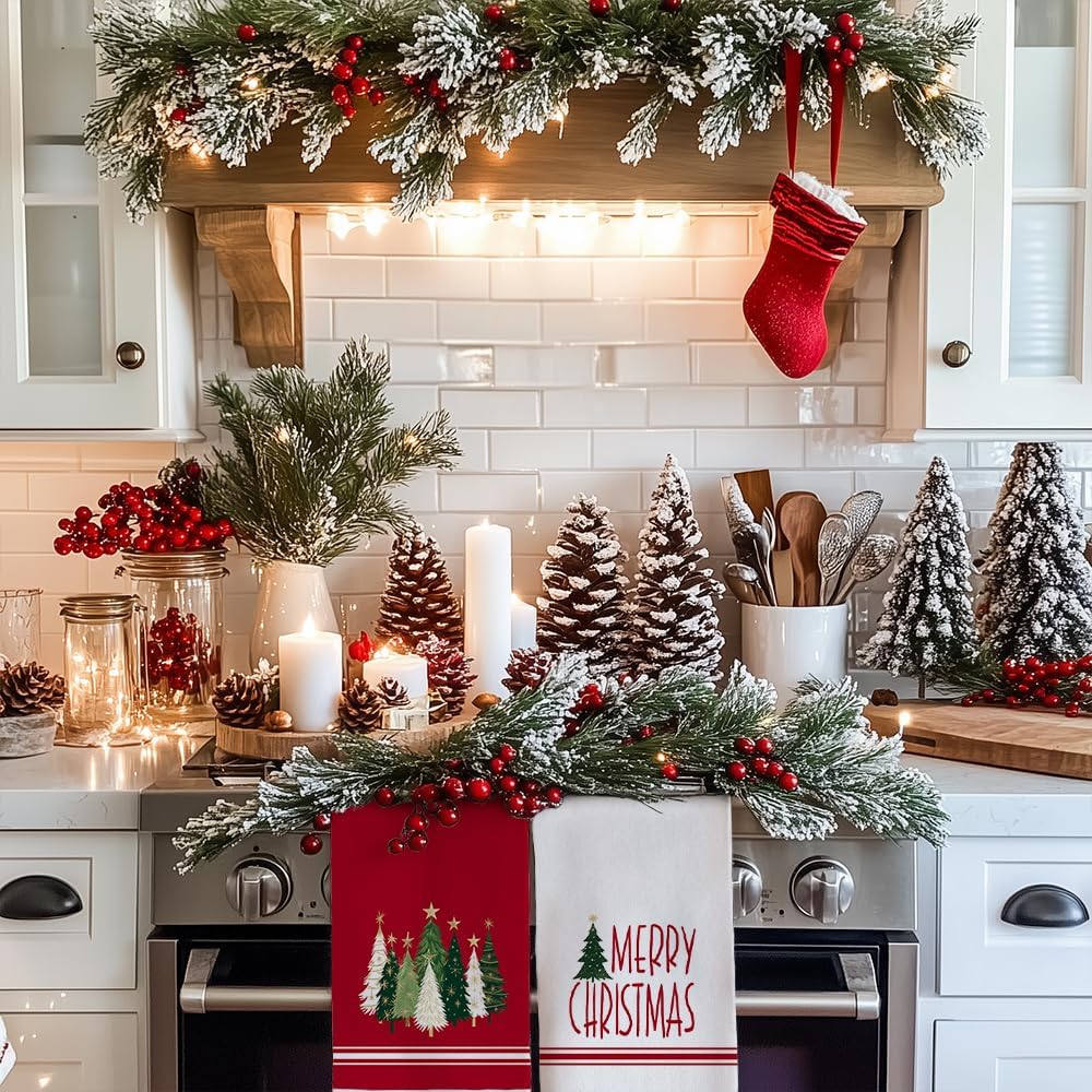 14 Delightful Christmas Kitchen Decorations to Warm Your Home